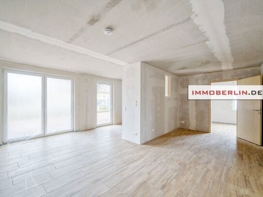 IMMOBERLIN.DE - Ersteinzug! Attraktive barrierefreie Wohnung mit Terrasse & Gestaltungspotential beim Wandlitzer See