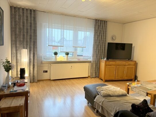 Hier wird für Sie renoviert! Geräumige 4-Zimmer-Wohnung (76 m²) in ruhigem Fünffamilienhaus