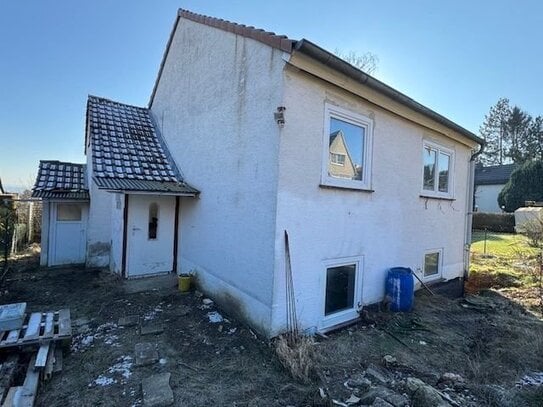 /// Teilsaniertes Einfamilienhaus mit weiterer möglicher Bebauungsmöglichkeit ///