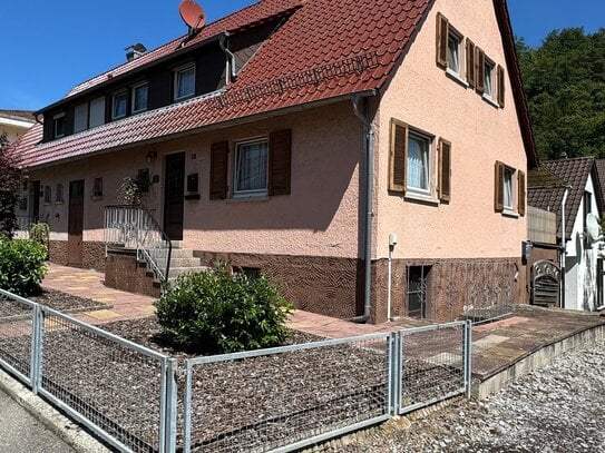 Maulbronn, Zweifamilienhaus in ruhiger Ortsrandlage