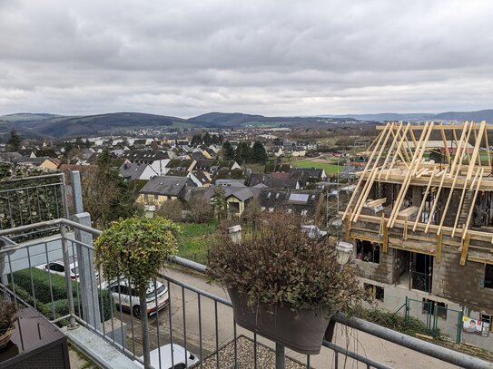 Ruhige, lichtdurchflutete 3-Zimmer-Wohnung mit Balkon in Trier-Tarforst