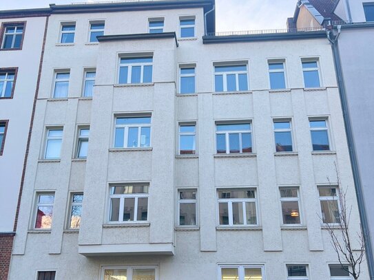 Gohlis: saniert, Balkon, Einbauküche, Tageslichtbad - WG-tauglich!