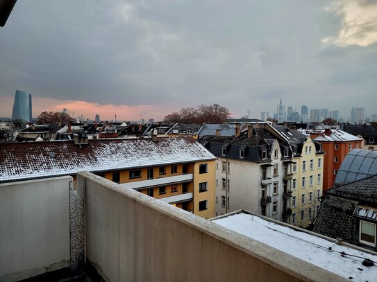 Skylineblick inklusive: 4-Zi Wohnung in Bestlage von Frankfurt Bornheim