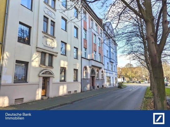 Vermietete helle Zweizimmer-Altbauwohnung mit Balkon