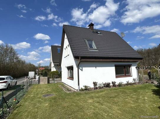 Renoviertes Einfamilienhaus in Feldrandlage mit großem Garten und moderner Einbauküche in Börnsen