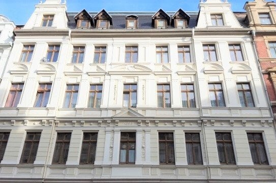 Großzügige, helle 3-Raumwohnung mit großem Balkon ohne Gegenüber, Tageslichtbad, Stellplatz möglich