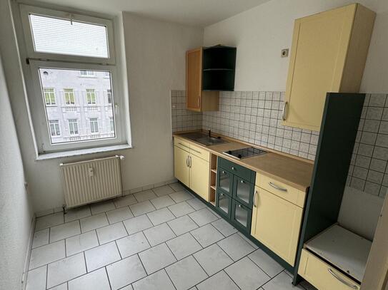 WG taugliche 2-R-Wohnung in MD-Sudenburg san. Altbau; im 2.OG 43² mit EBK .zu vermieten .