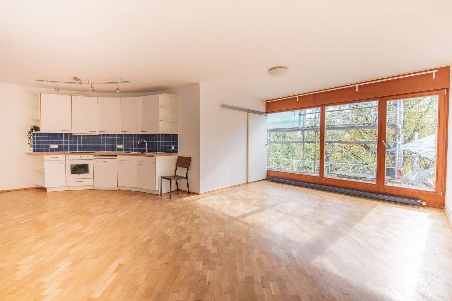 Architektonisches Highlight mit Südterrasse und Ausblick zum Preußenpark: Stilvolle 2-Zimmer-Wohnung