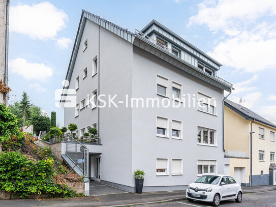 Moderne Dachgeschosswohnung in toller Lage.