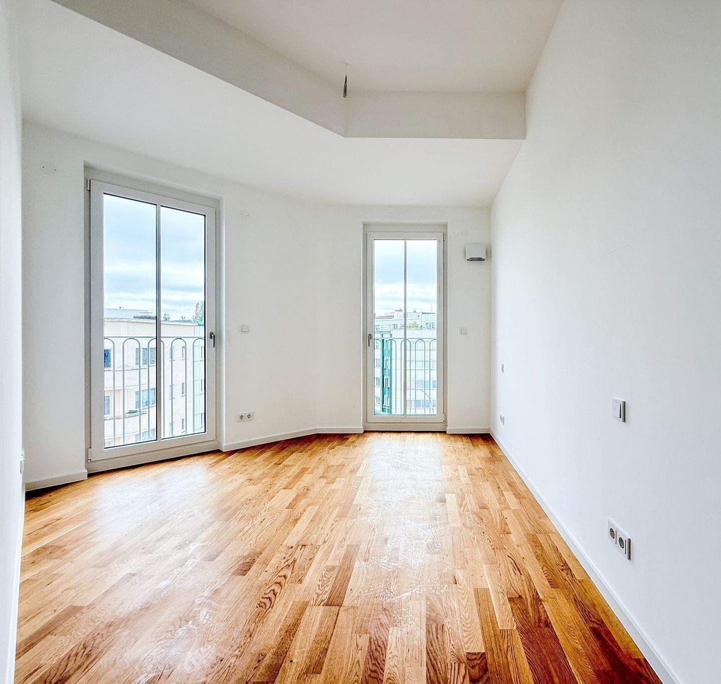 Helle 2-Zimmerwohnung - modern mit Fußbodenheizung, bodentiefe Fenster - zentral und gut gelegen - Foto 1