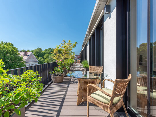 Hochkarätiges ca. 300 m² Penthouse: Lichterfülltes Wohnen, große Dachterrassen, herrlicher Ausblick