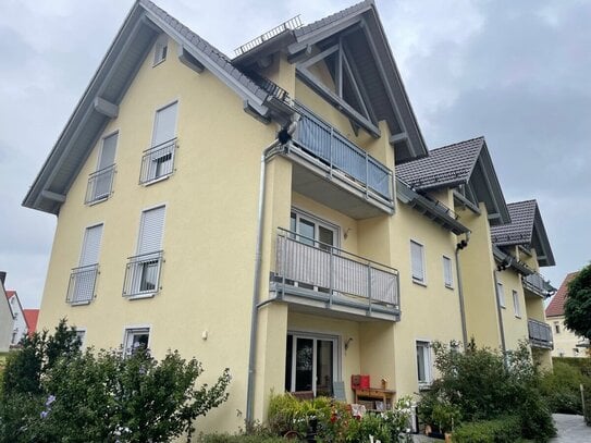 +++Großzügige 2-Zimmer-Dachgeschoss-Wohnung mit Balkon in zentrumsnaher Lage in Eckental-Eschenau+++