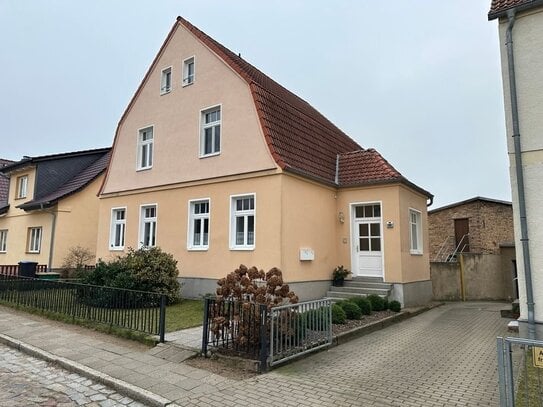 Attraktive 4-Raum-Maisonettwohnung - wohnen in zentraler Lage mit Garten