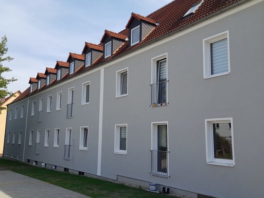 Erstbezug nach Sanierung, helle Vier-Raum-Wohnung mit Pkw-Stellplatz in Tröglitz