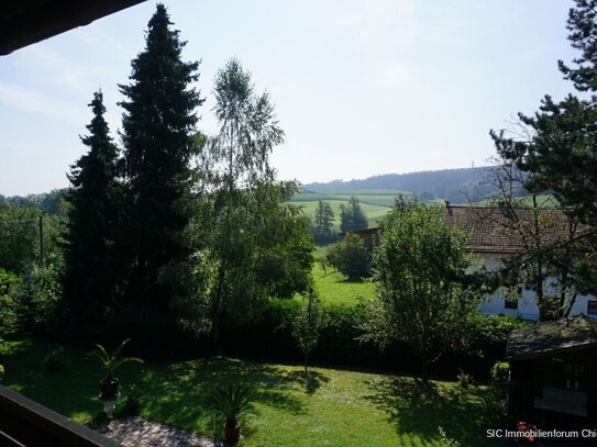 Blos a hoibe Stund auf Minga ! 4 Familienhaus in ruhiger, sanfter Hügellandschaft bei Ampfing.