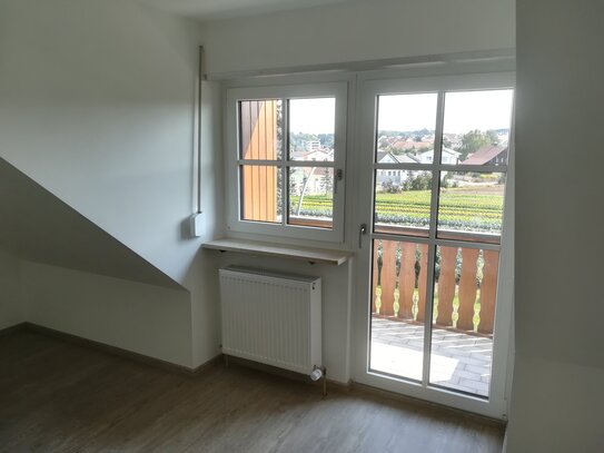 Modernes Apartment mit Balkon und Einbauküche