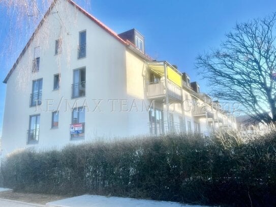 RE/MAX Grafing - Freundliche 4-Zimmer-Wohnung mit Einbauküche und Tiefgarage