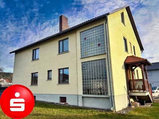 Zweifamilienhaus mit großem Grundstück in 97633 Sulzfeld/ Bad Königshofen