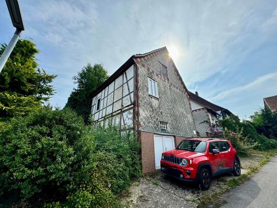 Sanierungsbedürftiges Einfamilienhaus mit großem Potenzial in ruhiger Lage von Dassel/Mackensen