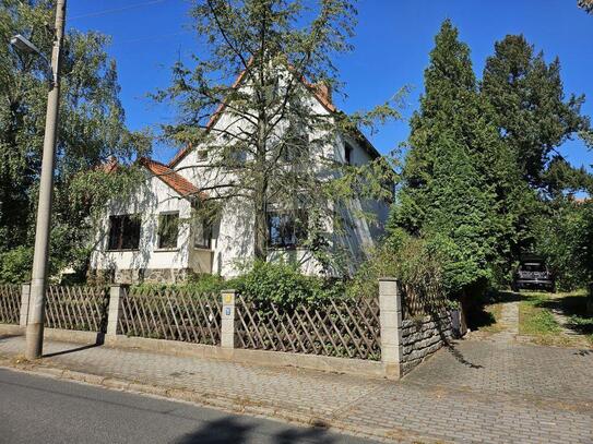 Charmantes Haus mit Gästewohnung auf größzügigem Gartengrundstück in Hellerau