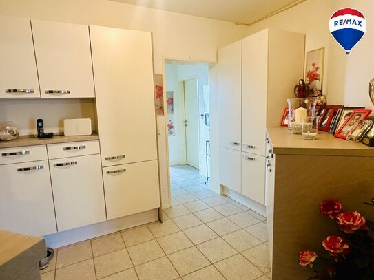 Attraktive 3 Zimmer - Wohnung mit Aufzug, Balkon und Tiefgaragenstellplatz, in Bad Lippspringe