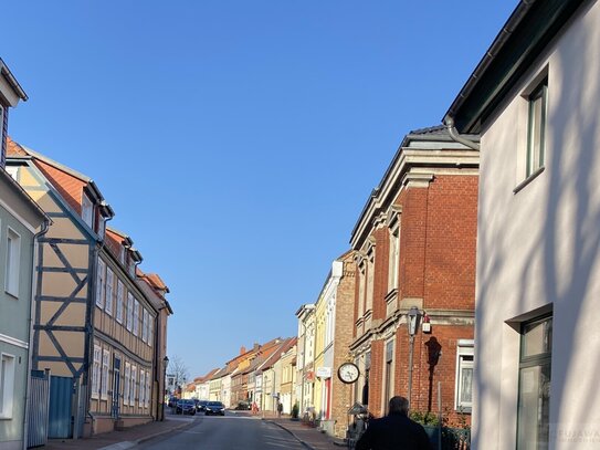 Haus in Röbel kaufen - Reihenmittelhaus in der bunten Stadt am kleinen Meer