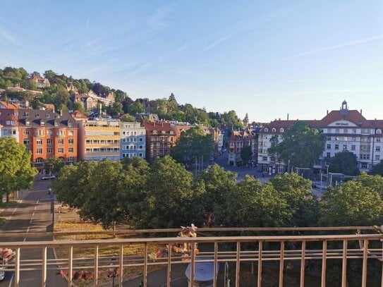 Helle 4-Zimmer-Altbauwohnung mit Blick auf Marienplatz