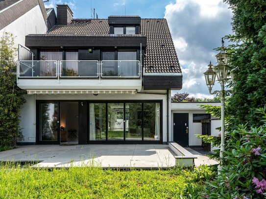 Leben & Arbeiten mit Blick auf Feld & Wald. Bezauberndes Zweifamilienhaus in Bestlage Haarzopf.