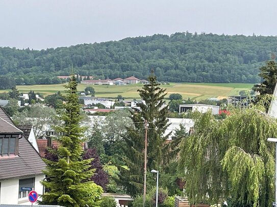 Geräumige 4 Zimmerwohnung in Aalen- Hofherrnweiler geeienet für die Familie oder als WG