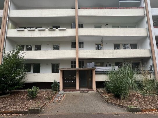 Attraktive 3-Zimmer-Wohnung im Erdgeschoss mit Loggia, in Karlsruhe/Waldstadt