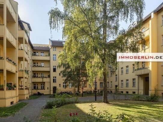 IMMOBERLIN.DE - Charmante Altbauwohnung mit Balkon + Pkw-Stellplatz beim Schlosspark Sanssouci