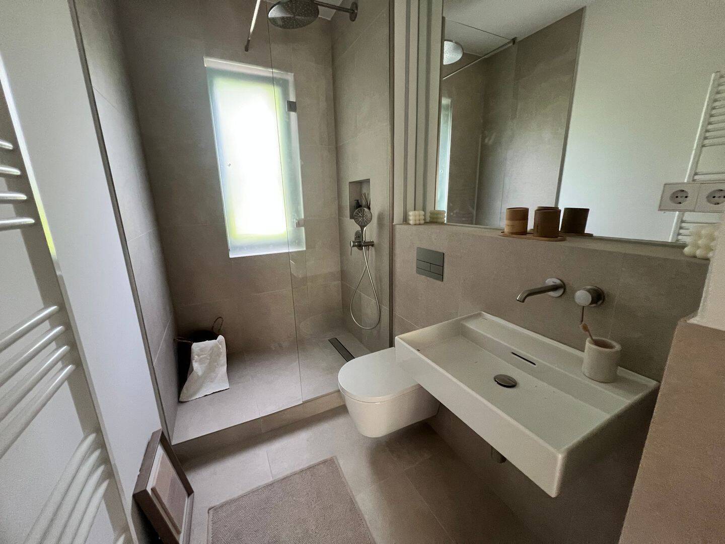 WE 07; VH 2. OG rechts: Erstbezug nach Sanierung – Moderne Ausstattung in klassischem Nachkriegsbau - Foto 1