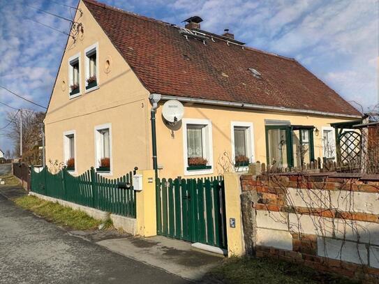 Kleines, charmantes Einfamilienhaus in Peritz