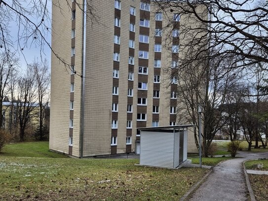 Stilvolle, gepflegte 3-Raum-Wohnung mit Balkon und Einbauküche in Kempten (Allgäu)