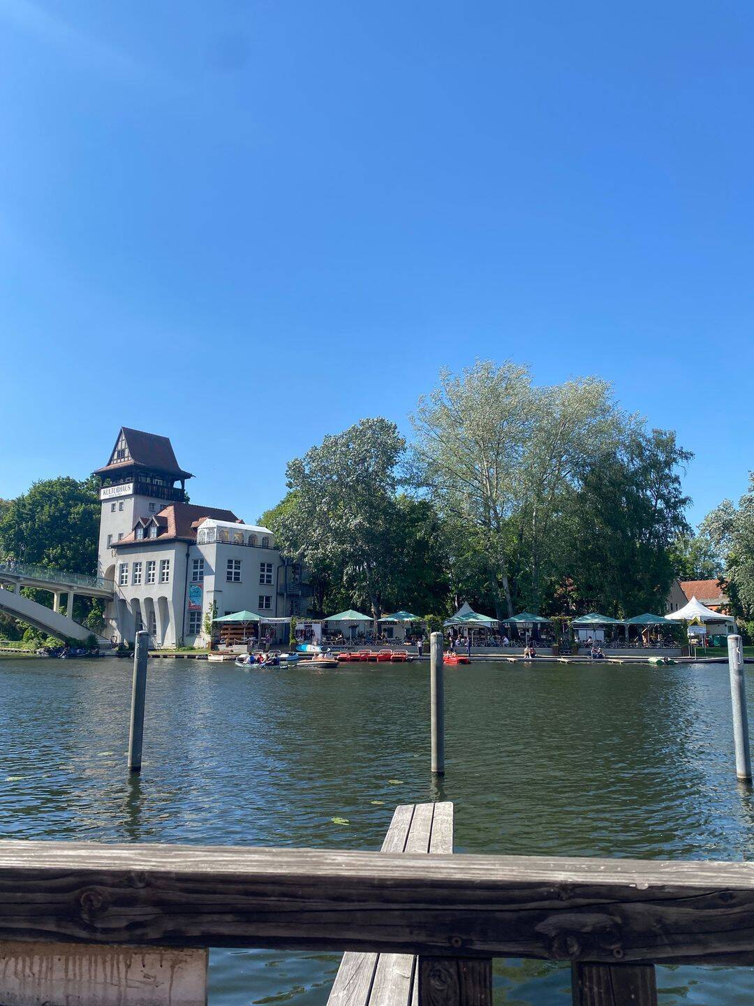 Helle möblierte 1,5-Zi.-Wohnung nahe Spree (10 Min). Schlafnische, 2 Sofas, WLAN, Arbeitsplatz, gute Anbindung ins Zentrum, Vermietung für 6 Monate - Photo 1