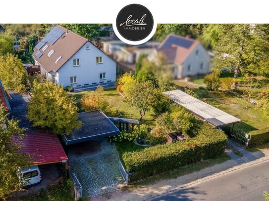 Charmante Doppelhaushälfte mit Garten, Carport und Keller. 250m² Wohn/Nutzfläche, 5-7 Zimmer möglich