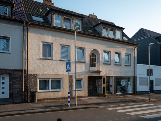 Mehrfamilienhaus mit Ladenlokal in zentraler Lage