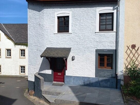 EFH/Reihenendhaus mit Terrasse in traumhaft schöner und ruhiger Lage in Mürlenbach