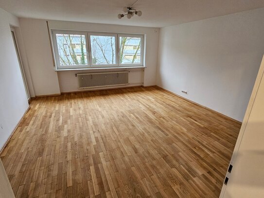 frisch renovierte 3 Zimmer Etagenwohnung