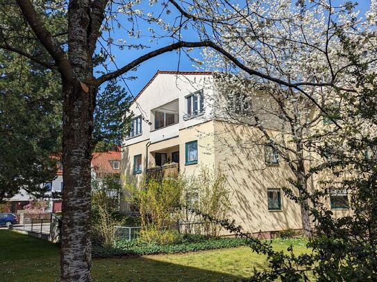 Sonnige 4-Zimmer-DG-Wohnung in ruhiger Lage von Solln mit Balkon und Dachterrasse