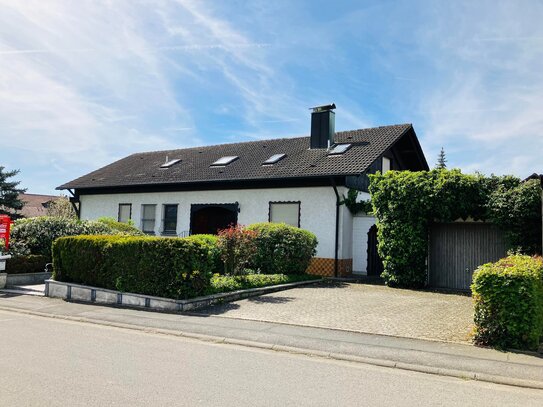 *RESERVIERT* Ruhig gelegenes Einfamilien-Wohnhaus mit Keller, Garage und Garten in beliebter Siedlungslage!