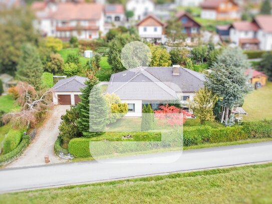 Raum für Visionen: Bungalow mit Einliegerwohnung und großzügigem Grundstück in Pleinting