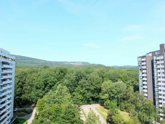 Kronberg! 3 Zi.-Wohnung mit Balkon und TG-Abstellplatz.