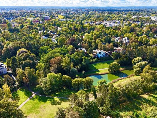 CA. 2.000 QM PARKGRUNDSTÜCK mit extravaganter Architektenvilla - fast zum Bodenwert