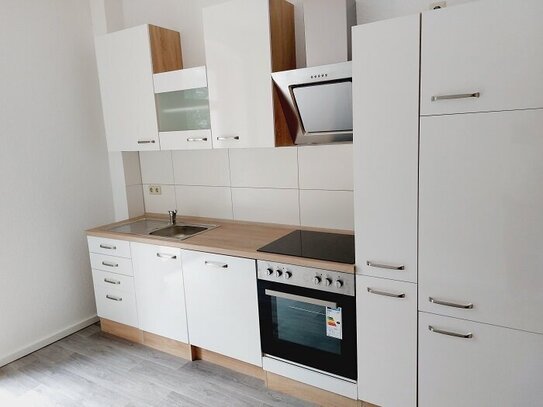 Neu RENOVIERTE 2-RAUMWOHNUNG mit EINBAUKÜCHE + Stellplatz auf dem Kaßberg