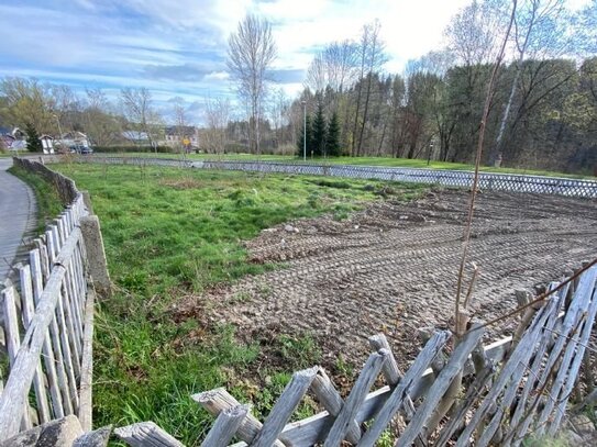 Großzügiges Baugrundstück in Thalheim