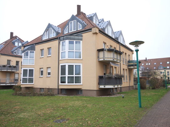 Vermietete 1-Zimmer-Erdgeschosswohnung mit Terrasse und Tiefgaragenstellplatz in ruhiger Wohnlage