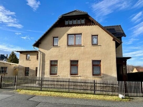 Wohnhaus mit Nebengelaß in Ebersbach