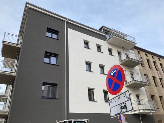 Hochwertig sanierte 2-Zimmerwohnung mit Terrasse zu vermieten! Optional mit EBK!