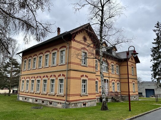 Rohdiamant in 02708 Großschweidnitz am Rande des Klinikgeländes